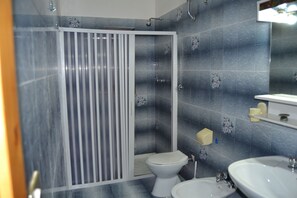 Appartement Standard | Salle de bain | Douche