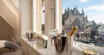 Cathedral View - Luxury Exeter City Apartment with Cathedral Views