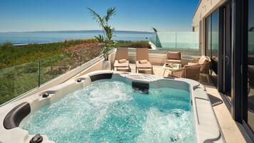 Suite (Amphora) | 1 chambre, minibar, coffres-forts dans les chambres, bureau