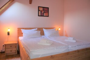 1 chambre, coffres-forts dans les chambres, fer et planche à repasser