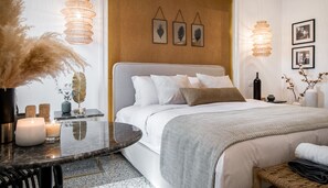 Honeymoon Suite, Hot Tub, Sea View | 1 bedroom, premium bedding, minibar, in-room safe