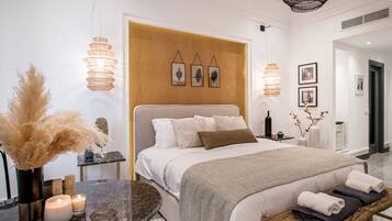 Suite Lune de Miel, bain à remous, vue mer | 1 chambre, literie de qualité supérieure, minibar