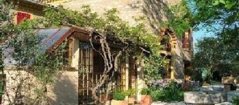 Authentic farmhouse with large swimming pool, near Aix en Provence