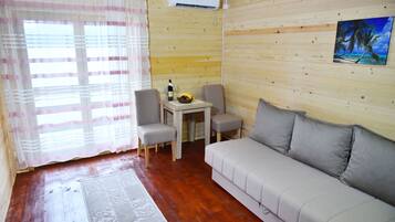 Leilighet (Maja) | Minibar, lydisolert, barnesenger (inkludert) og wi-fi (inkludert)