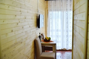 Apartment (Ljubica) | Minibar, soundproofing, free cots/infant beds, free WiFi - Etno Apartmani Konoba Starcevo (Virpazar)