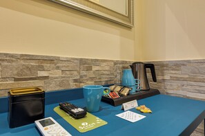 Habitació triple (Budget) | Roba de llit d'alta qualitat i cobrellits 