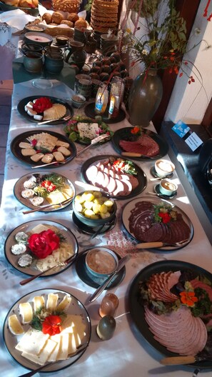 Desayuno buffet incluido todos los días