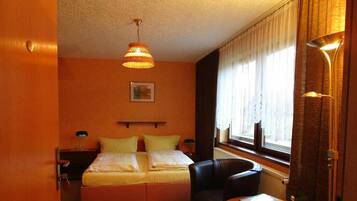 Blackout drapes, bed sheets