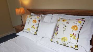 Habitación doble, 1 cama matrimonial, para no fumadores, vista al jardín (Shuna) | Ropa de cama de alta calidad y decoración personalizada