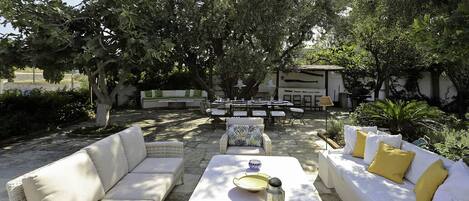 屋外ダイニングエリア