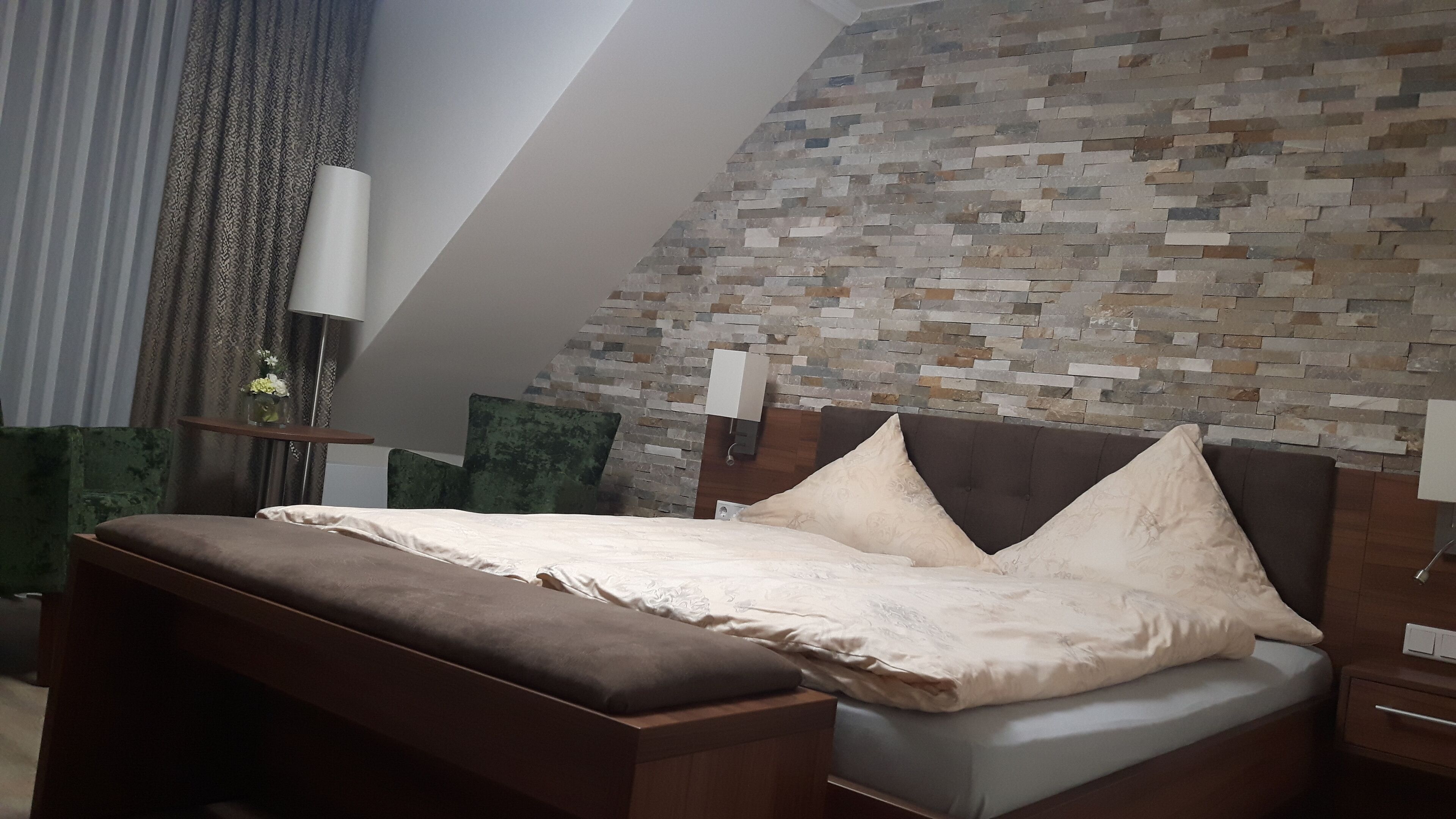 double room | minibar, in-room safe, desk, blackout curtains