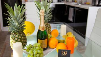 Honeymoon Apartment, Mountain View | Room amenity
