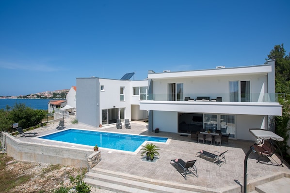 Outdoor pool, a heated pool