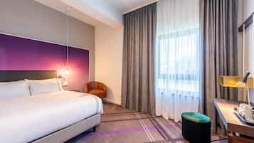 In-room safe, soundproofing, free WiFi, bed sheets