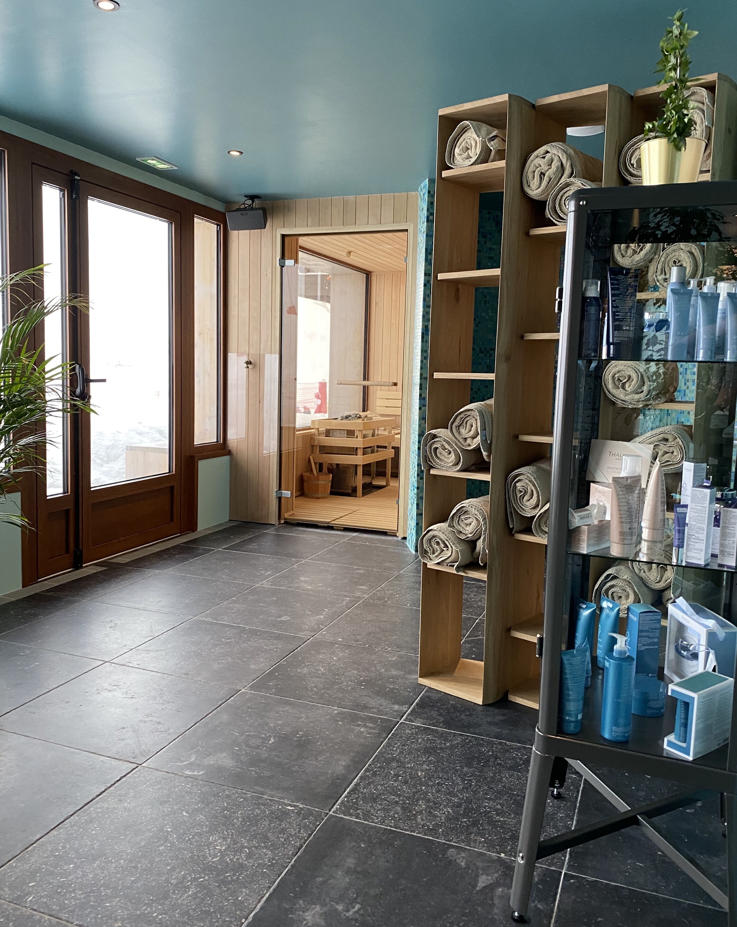 sauna, hot tub, body treatments, hot stone massages, sports massages