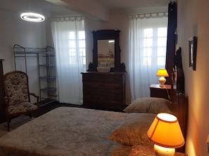 Individually decorated, individually furnished, free cots/infant beds