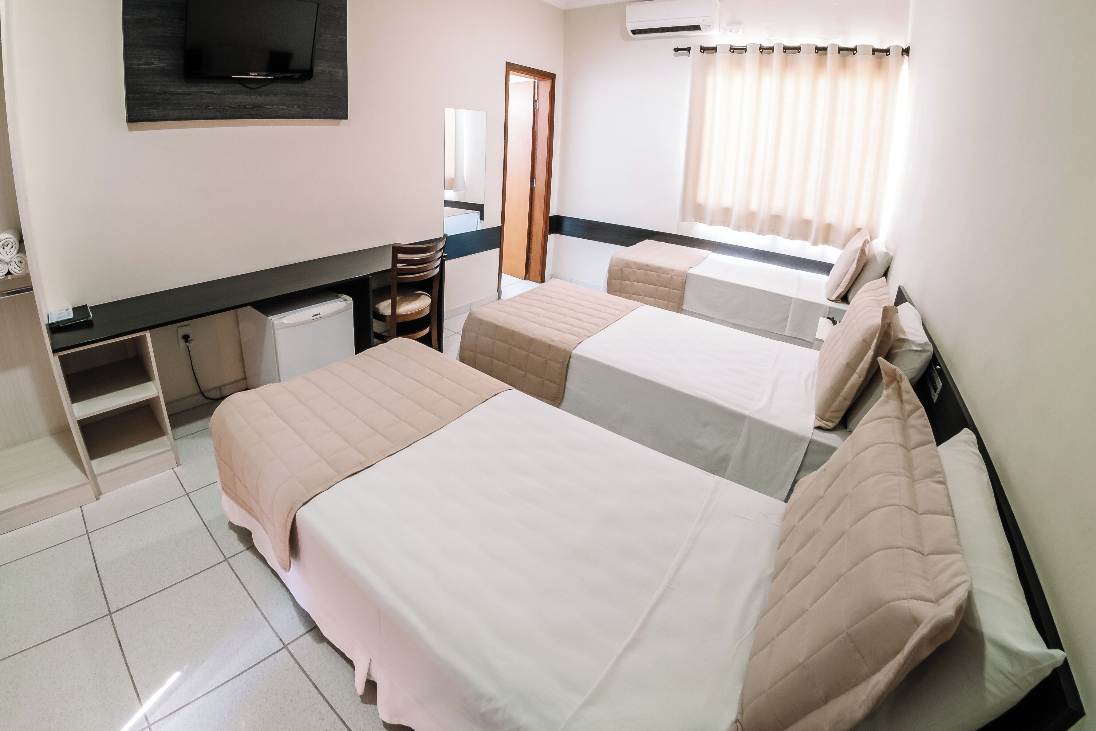 standard triple room, 3 single beds | 1 bedroom, minibar, desk, iron/ironing board
