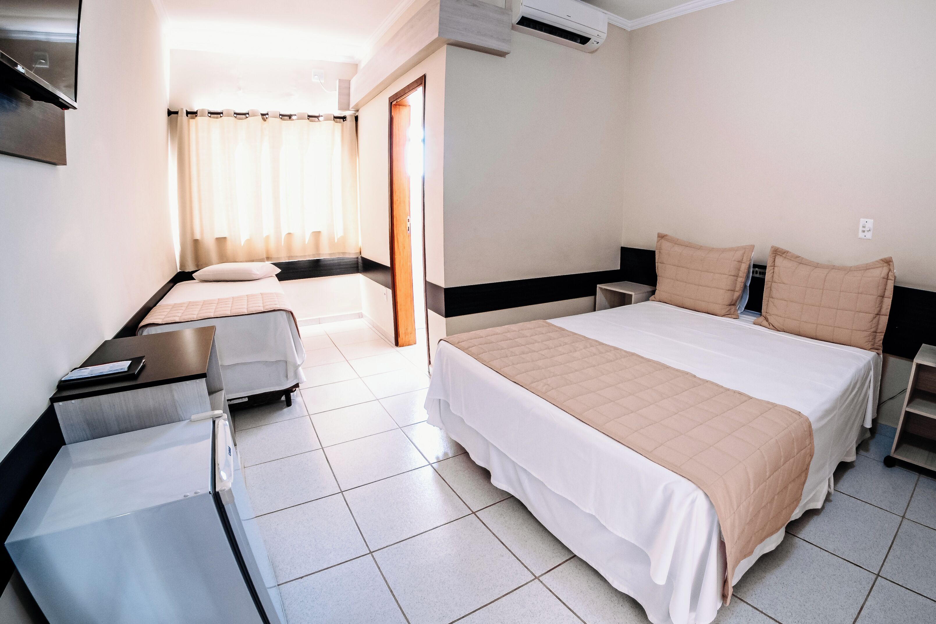 standard triple room, multiple beds | 1 bedroom, minibar, desk, iron/ironing board
