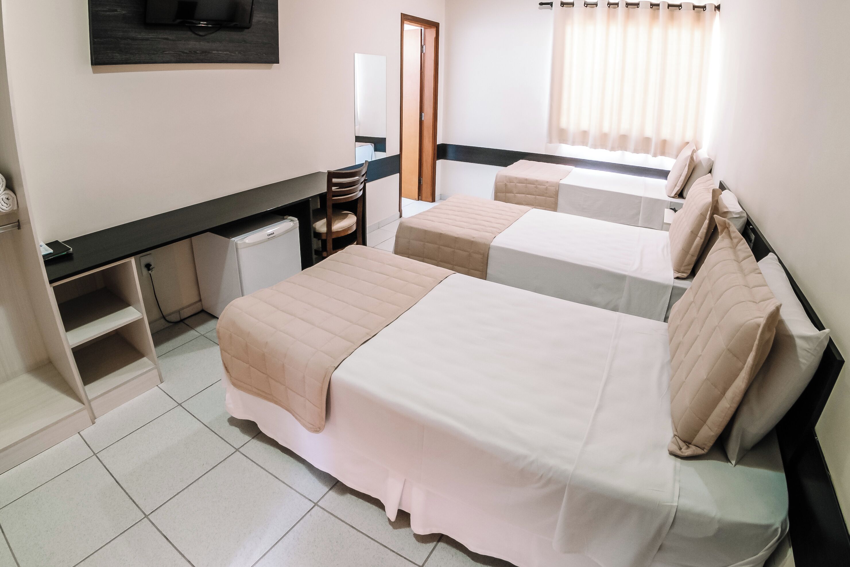 standard triple room, 3 single beds | 1 bedroom, minibar, desk, iron/ironing board