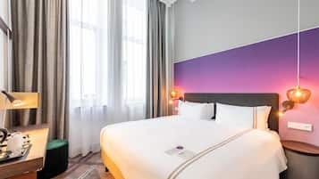 In-room safe, soundproofing, free WiFi, bed sheets