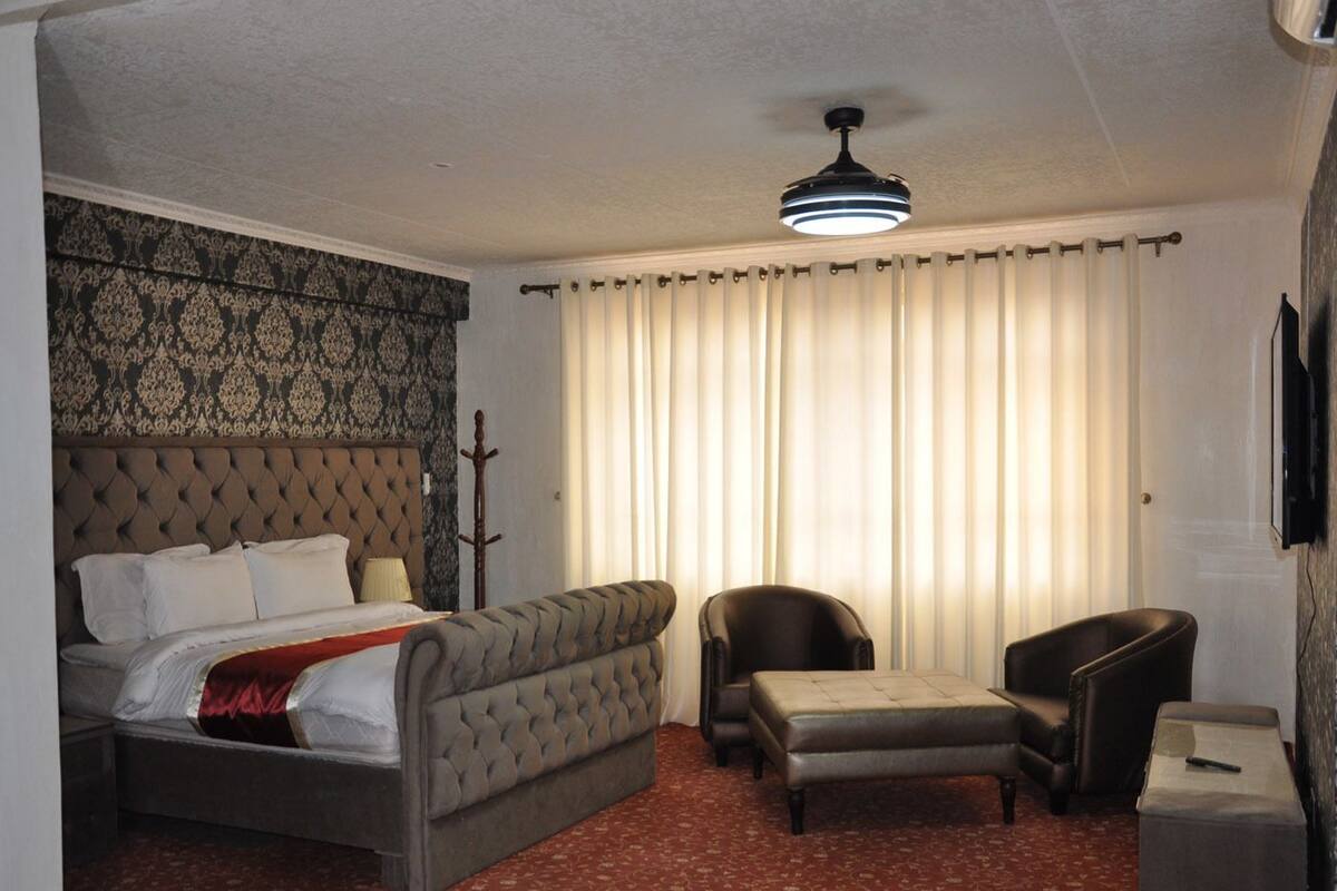 Desk, blackout drapes, WiFi (free), bed sheets