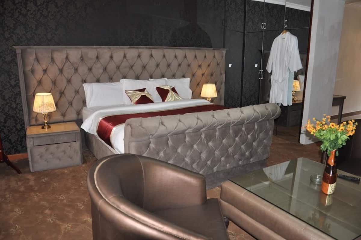 Desk, blackout drapes, WiFi (free), bed sheets