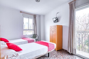 Twin Room | Desk, free WiFi, bed sheets - Hostal Nova Picanya (Picanya)