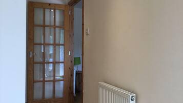 Apartment | Iron/ironing board, free WiFi, bed sheets