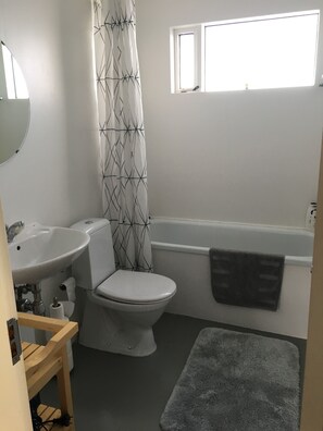 House, 4 Bedrooms, Sea View | Bathroom | Separate bathtub and shower, free toiletries, hair dryer, bathrobes