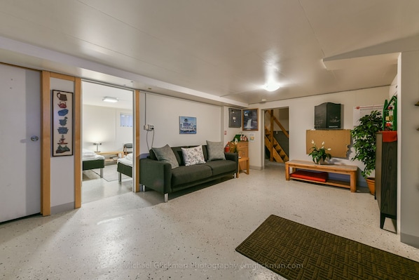 Ferienhaus, 4 Schlafzimmer, Meerblick | Wohnbereich | Flachbildfernseher, DVD-Player