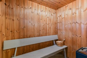 Sauna - Borgir - The House by the Sea (Hvammstangi)