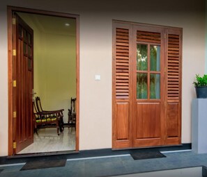 Individually decorated, individually furnished, soundproofing - Halcyon Rest (Hikkaduwa)