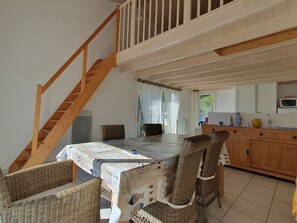Dining - Spacious villa near beach, 5 people, private garden (La Faute-sur-Mer)