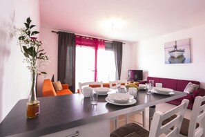Appartement Confort, vue mer | Restauration dans la chambre