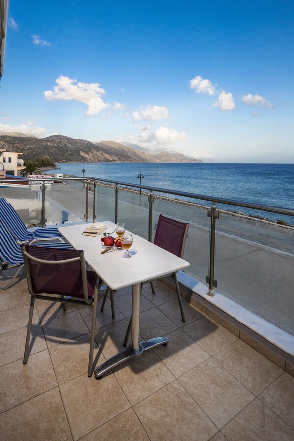 Comfort-huoneisto, merinäköala | Parveke