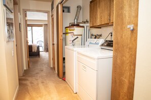 Townhome, 3 Bedrooms | Laundry
