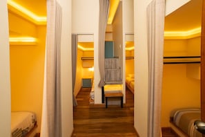 1 habitación, escritorio y sistema de insonorización