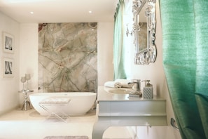 Bathroom - Villa Hermitage (Tar-Vabriga)