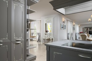 Villa (Celesta) | Private kitchen | Fridge, microwave, oven, stovetop - Villa Luna (Tar-Vabriga)