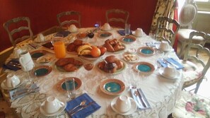 รวมอาหารเช้าสไตล์อังกฤษเต็มรูปแบบ ทุกวัน