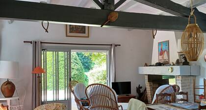 Maison familiale sur grand terrain arboré à 2 kms de la plage