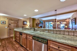 Casa geminada, 3 quartos | Cozinha privada | Geladeira, fogão, cafeteira/chaleira, torradeira