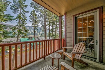 Luxury Three Bedroom Mountain Escape at Kirkwood Townhouse by RedAwning