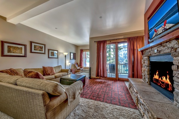 Townhome, 3 Bedrooms | Living area | Flat-screen TV