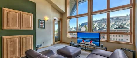 Televisión de pantalla plana, chimenea