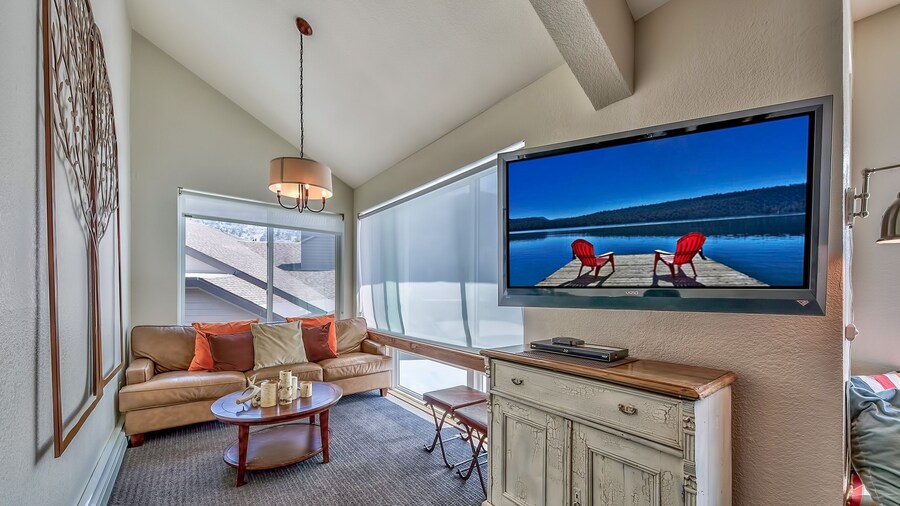 2br+ Loft Centrally Located Kirkwood Great Value 2 Bedroom Condo by RedAwning