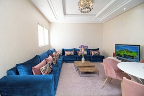 Apartment, 1 Bedroom, Terrace | Living area