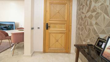 TV layar datar dan Netflix