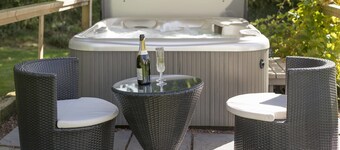 The Pines at Eastleigh - 3 Cottages