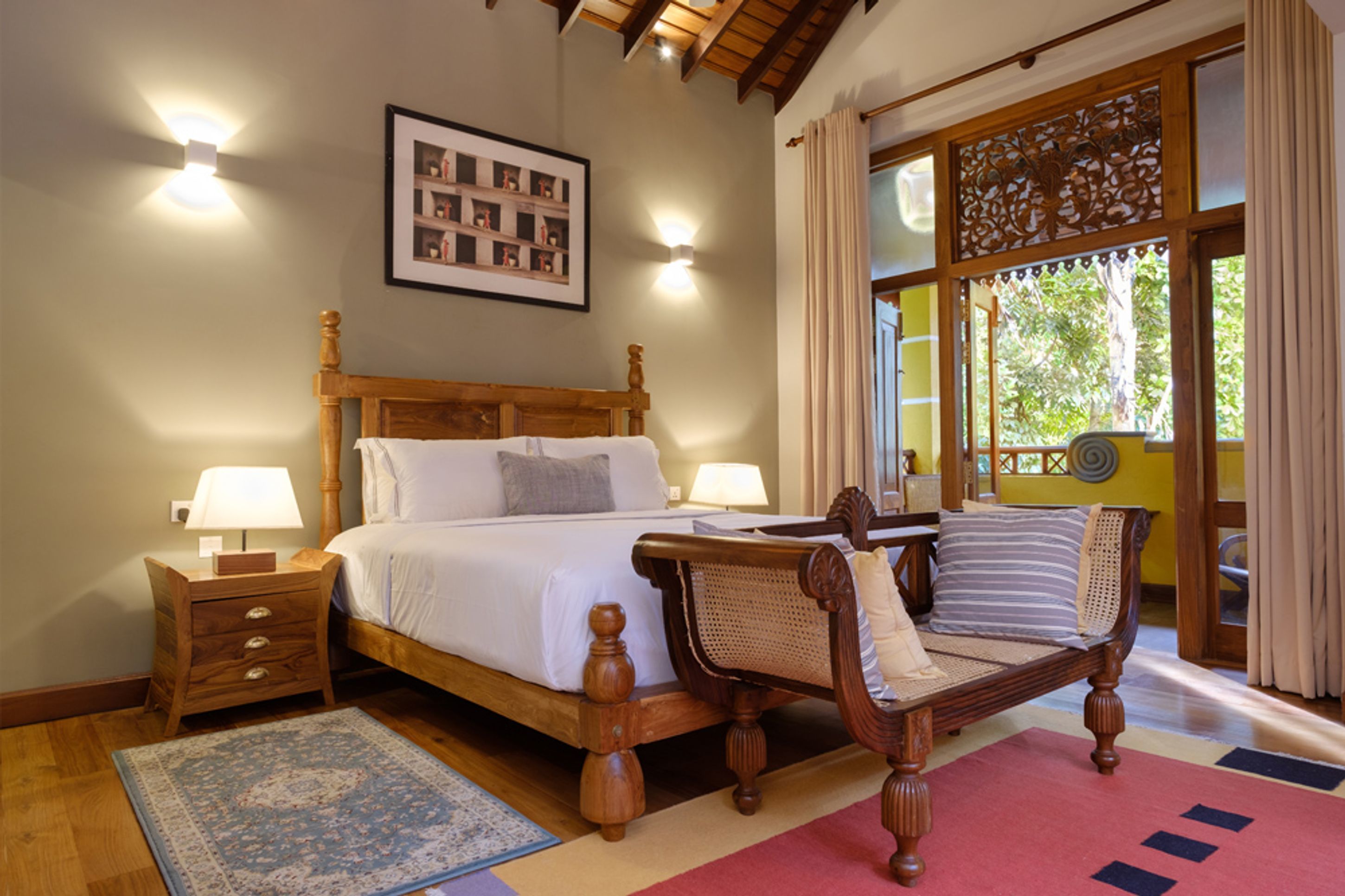 Κουρτίνες συσκότισης, ηχομόνωση, πτυσσόμενα/έξτρα κρεβάτια 